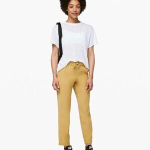 Lululemon On the Fly Pant 7/8 Length - Mustard Yellow - Size 6